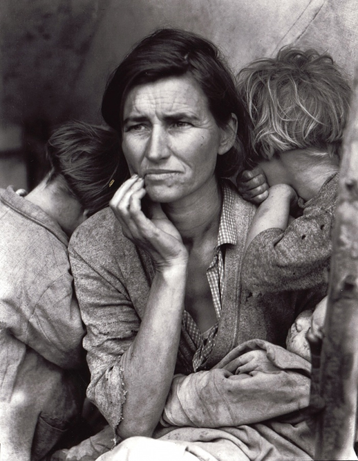 Posed photograph of a Migrant Mother (Florence
                  Owens Thompson), pea pickers camp, Nipomo, California
                  1936 Dorothea Lange
